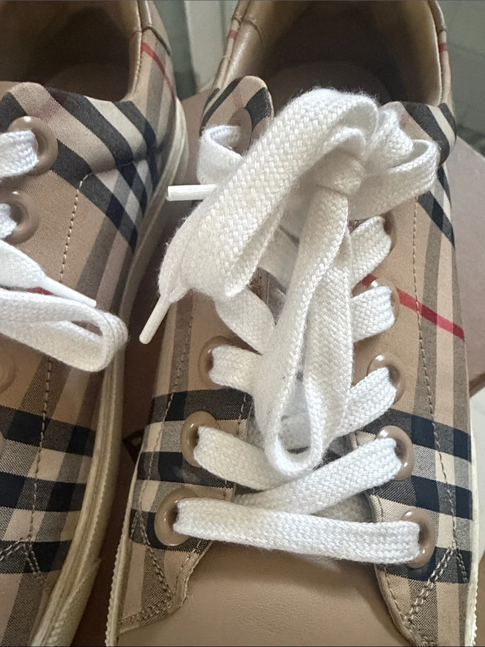 Burberry archive Beige Plaid Low-Top Sneakers with White Laces